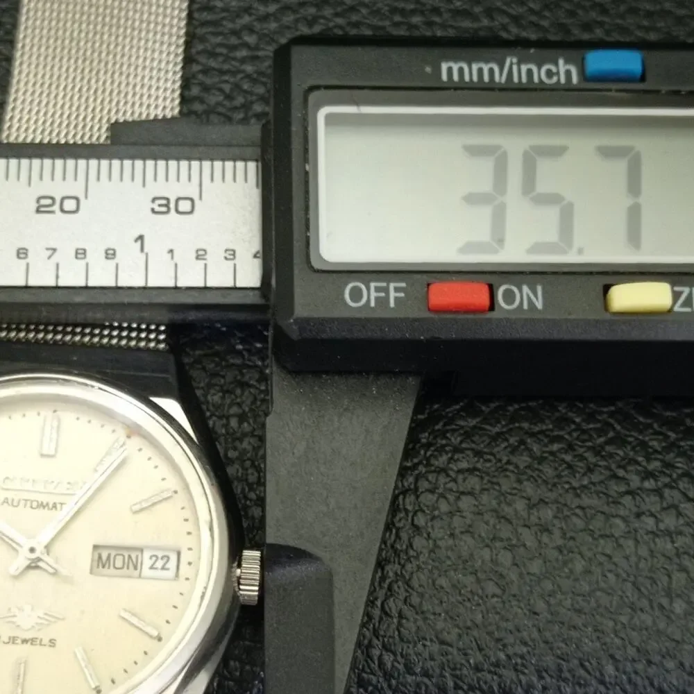 Vintage 1987 Citizen Automatic Mens Silver Watch W/daydate & Patina accents
